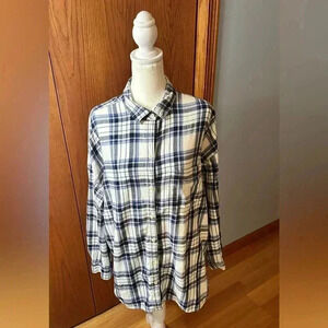 Old Navy XXL Oversized Boyfriend Blue And White Women’s Button Shirt